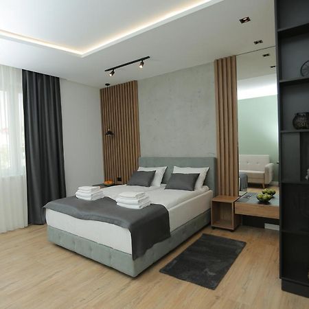 Bonanza Apartments Ni Eksteriør bilde