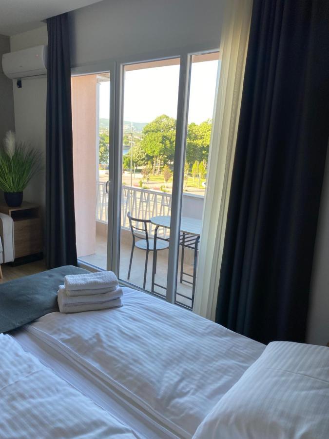 Bonanza Apartments Ni Eksteriør bilde
